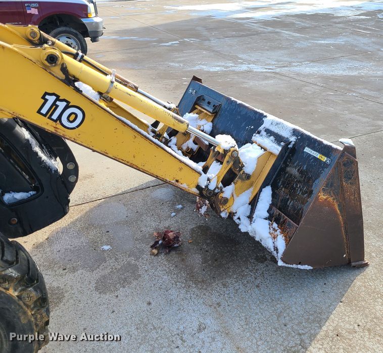 image for item GB9186 2003 John Deere 110  backhoe