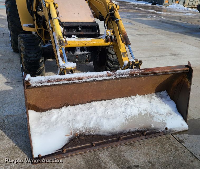 image for item GB9186 2003 John Deere 110  backhoe