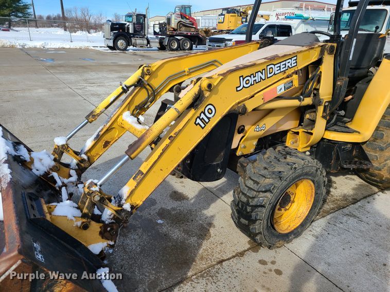 image for item GB9186 2003 John Deere 110  backhoe