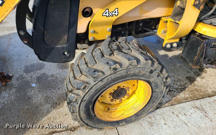 image for item GB9186 2003 John Deere 110  backhoe