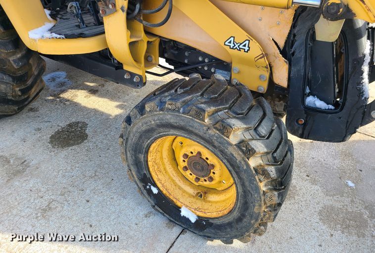 image for item GB9186 2003 John Deere 110  backhoe