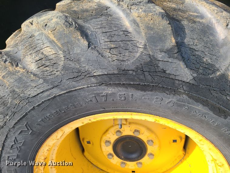 image for item GB9186 2003 John Deere 110  backhoe