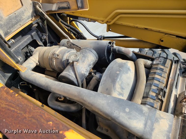 image for item GB9186 2003 John Deere 110  backhoe