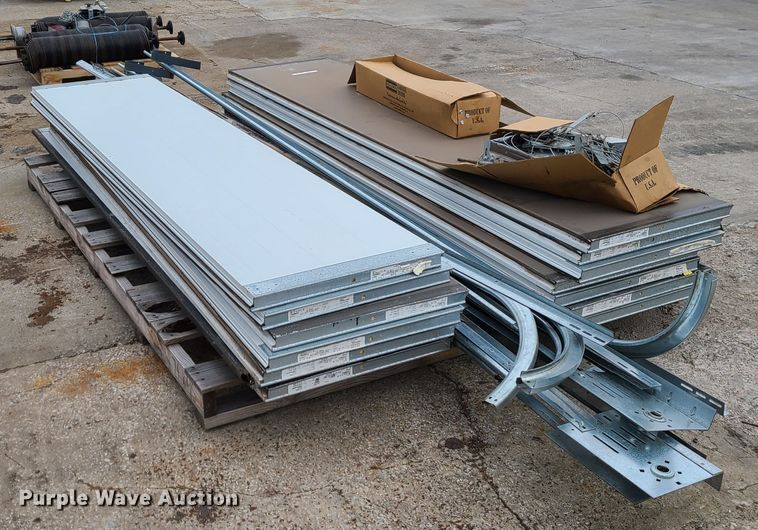 image for item GB9216 (2) garage doors