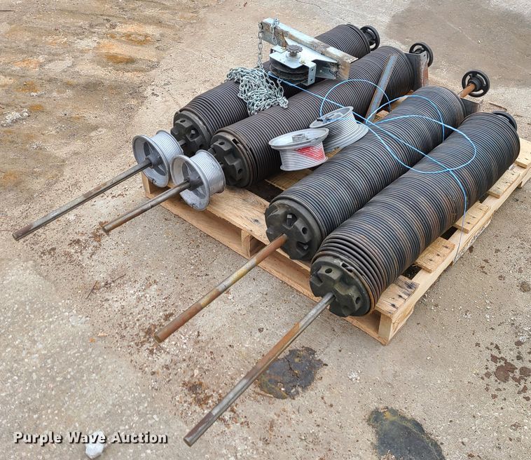 image for item GB9216 (2) garage doors