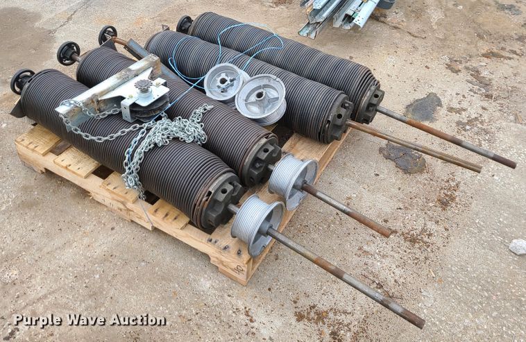 image for item GB9216 (2) garage doors