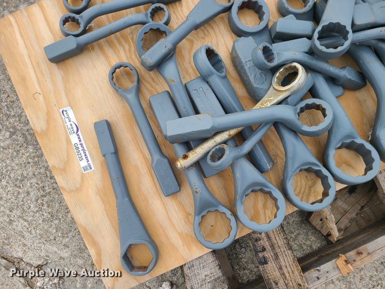 image for item GB9235 (32) hammer wrenches