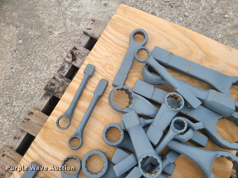 image for item GB9235 (32) hammer wrenches