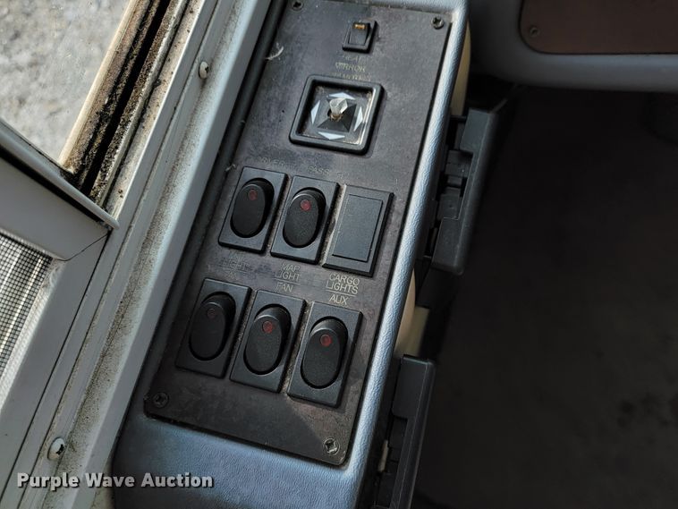 image for item HF9265 2000 Condor R Vision  RV