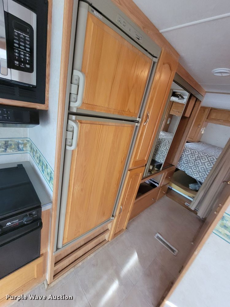 image for item HF9265 2000 Condor R Vision  RV