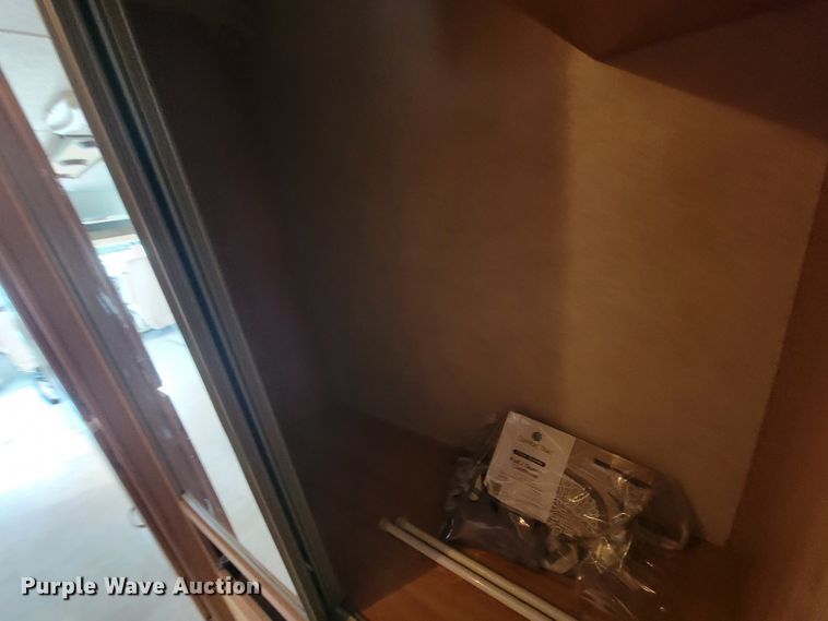 image for item HF9265 2000 Condor R Vision  RV