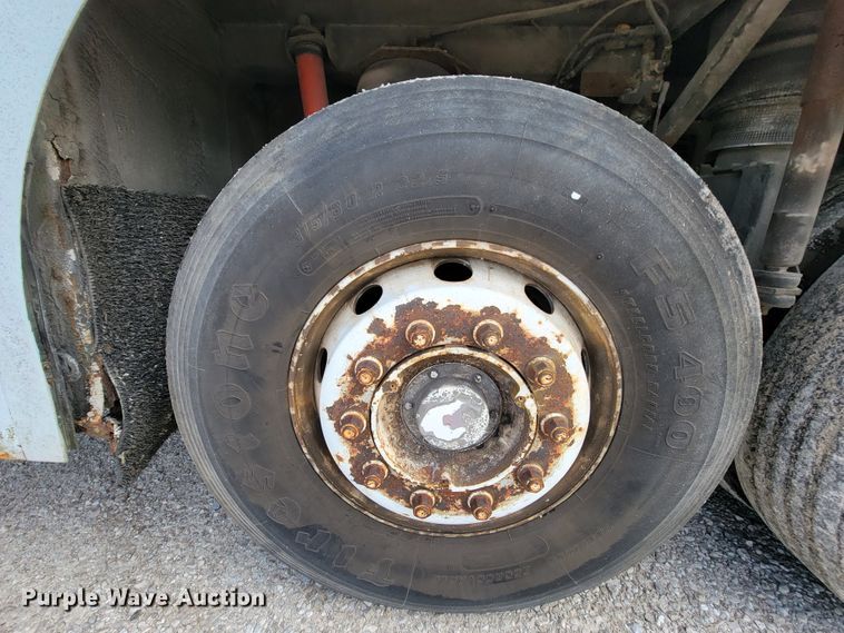 image for item HR9495 1994 Van Hool T815  coach bus