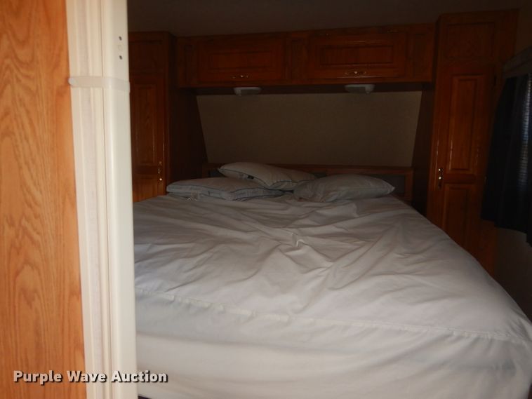 image for item HU9380 2003 Jayco Eagle  camper