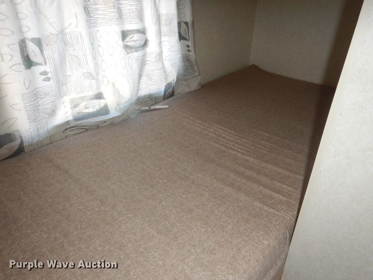 image for item HU9380 2003 Jayco Eagle  camper