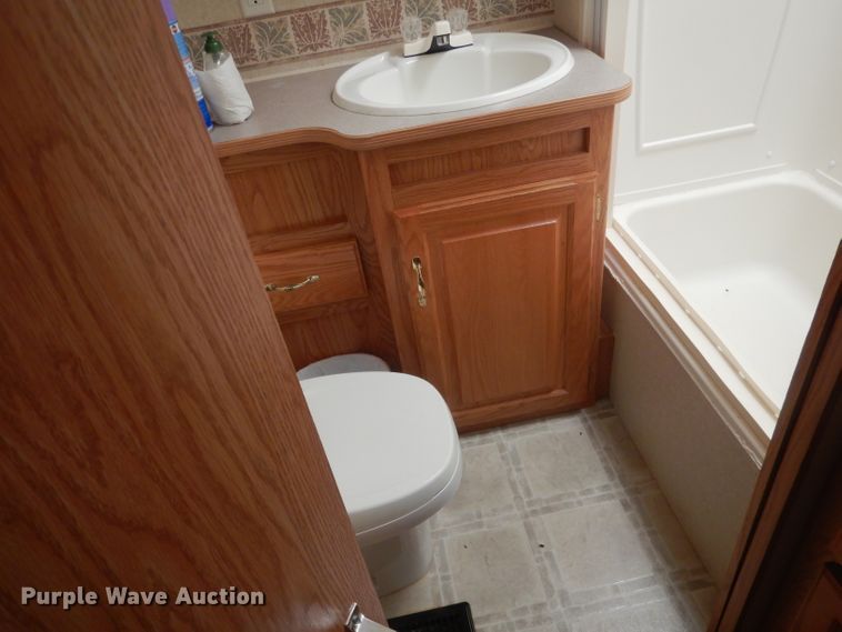 image for item HU9380 2003 Jayco Eagle  camper