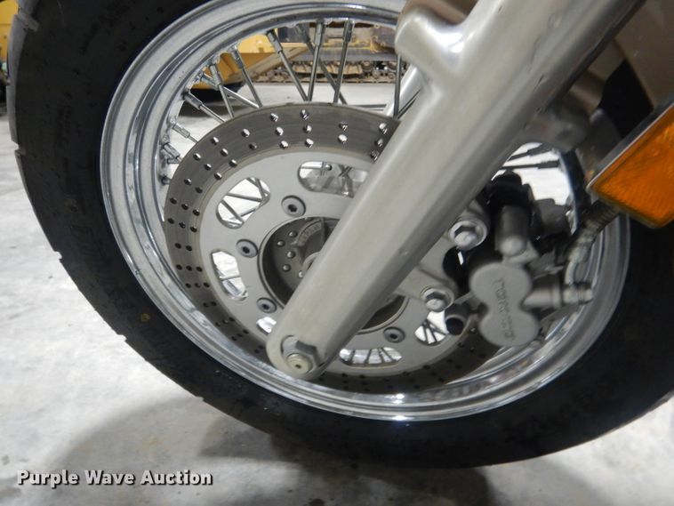 image for item HU9387 2000 Kawasaki VN800B  motorcycle