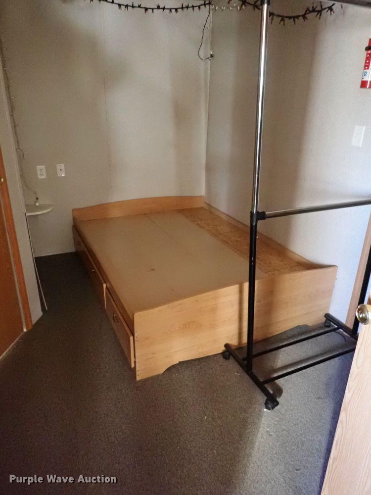 image for item IC9662 Oilfield crew quarters