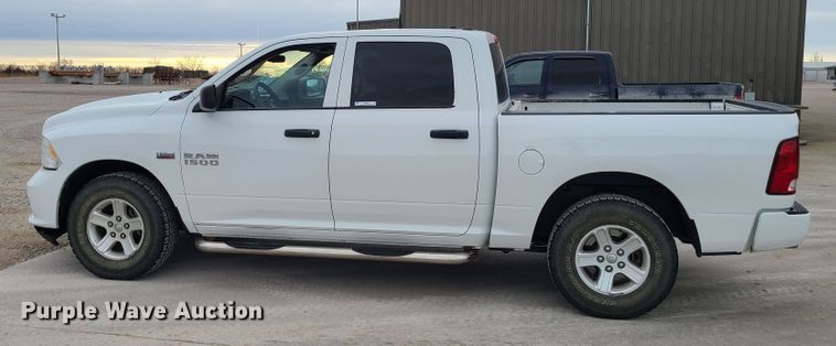 image for item IF9284 2013 Dodge Ram 1500  Crew Cab pickup truck