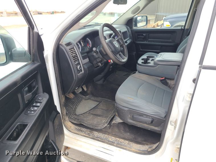 image for item IF9284 2013 Dodge Ram 1500  Crew Cab pickup truck