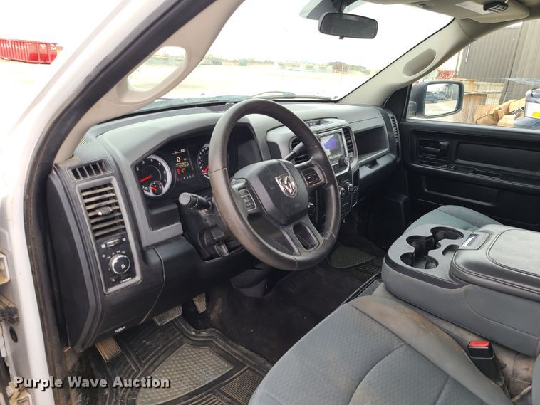 image for item IF9284 2013 Dodge Ram 1500  Crew Cab pickup truck