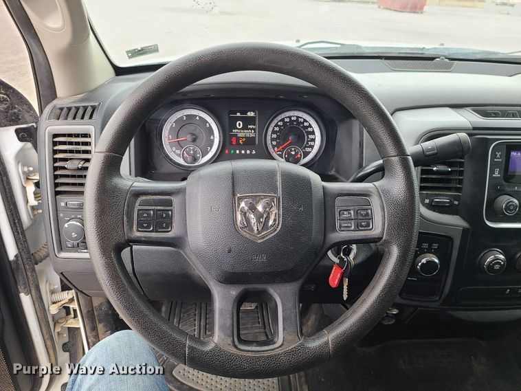 image for item IF9284 2013 Dodge Ram 1500  Crew Cab pickup truck