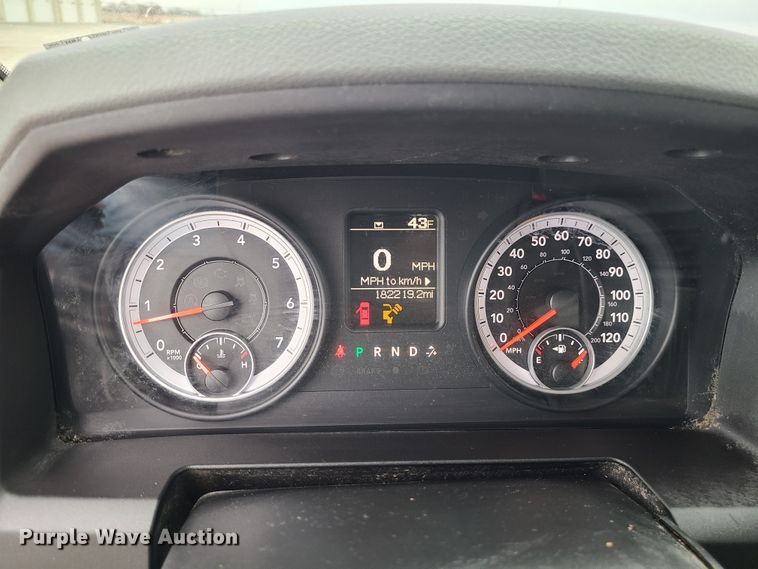 image for item IF9284 2013 Dodge Ram 1500  Crew Cab pickup truck