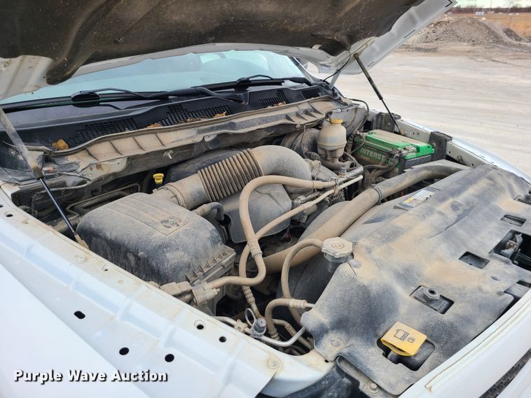 image for item IF9284 2013 Dodge Ram 1500  Crew Cab pickup truck