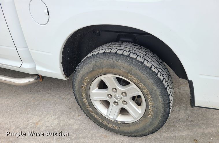 image for item IF9284 2013 Dodge Ram 1500  Crew Cab pickup truck