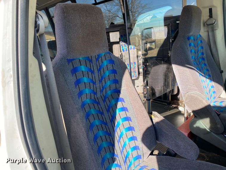 image for item IG9276 2009 Ford E450  shuttle bus