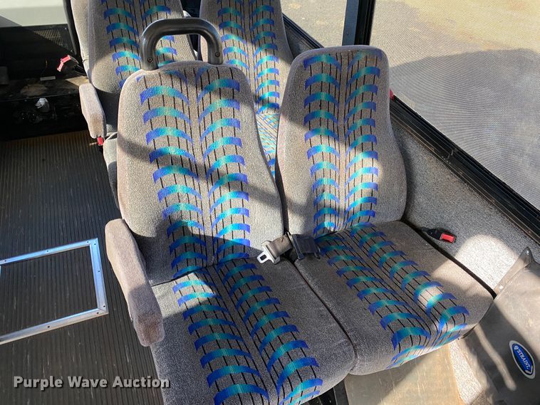 image for item IG9276 2009 Ford E450  shuttle bus