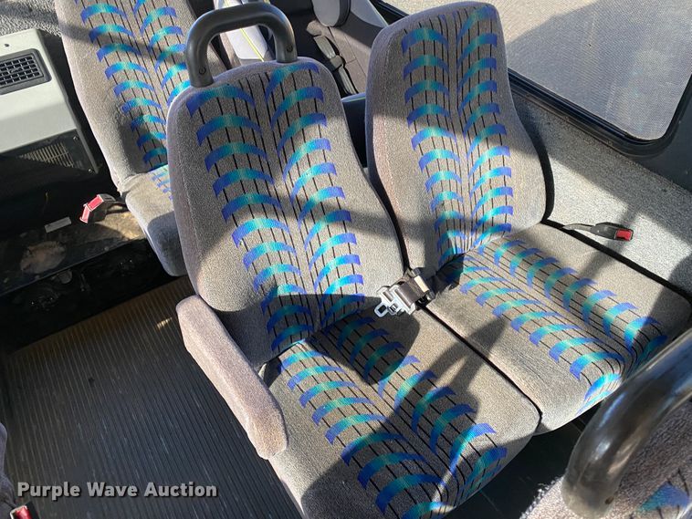 image for item IG9276 2009 Ford E450  shuttle bus