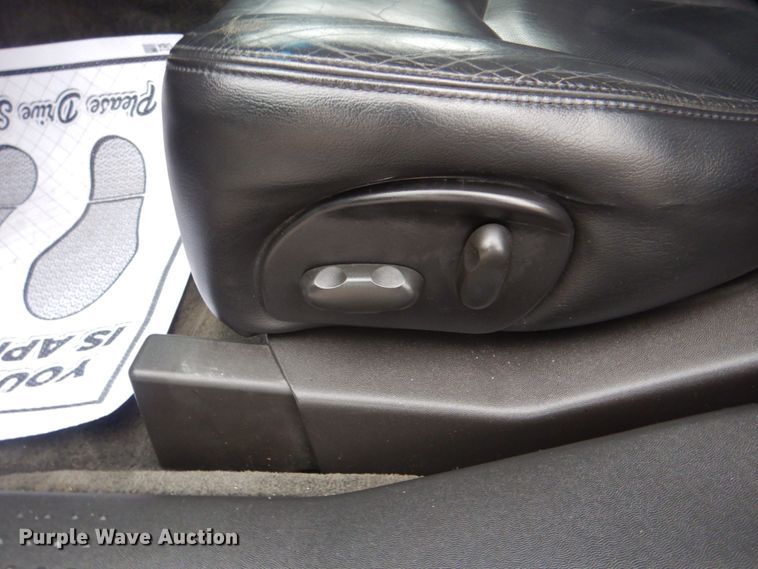 image for item IG9665 2004 Cadillac SRX  SUV