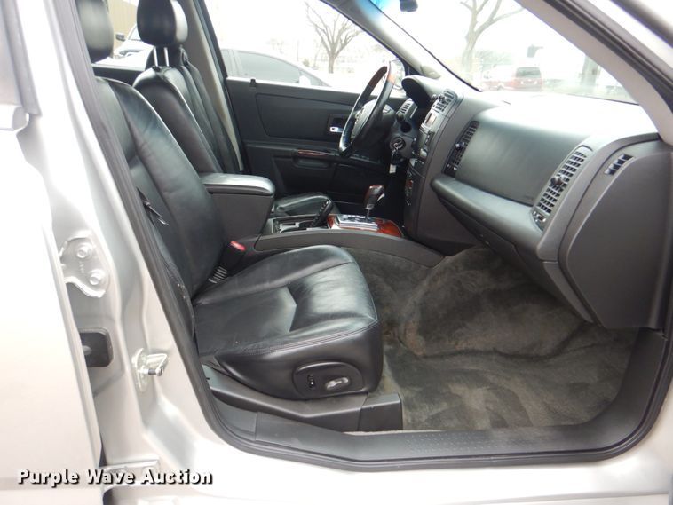 image for item IG9665 2004 Cadillac SRX  SUV