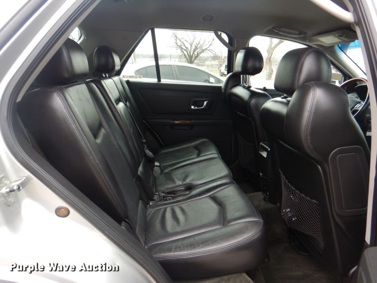 image for item IG9665 2004 Cadillac SRX  SUV