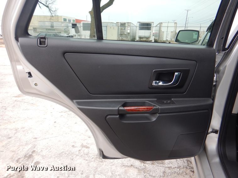 image for item IG9665 2004 Cadillac SRX  SUV