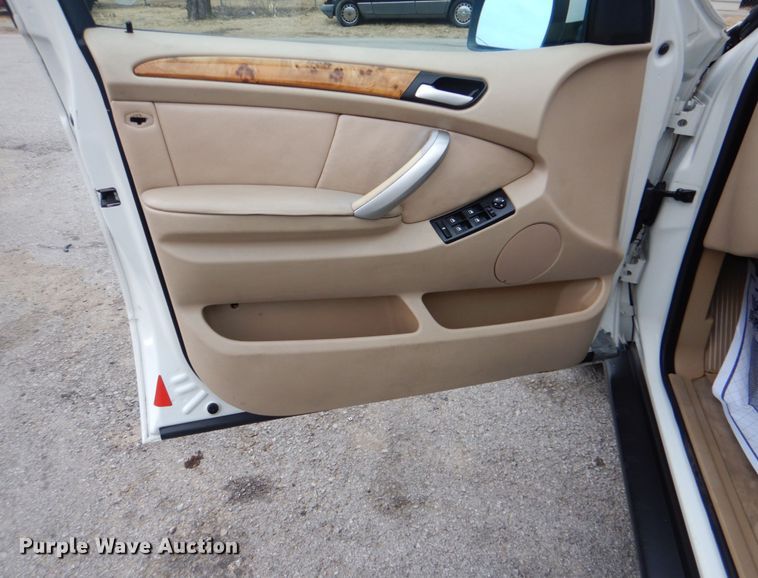 image for item IG9670 2001 BMW X5  SUV