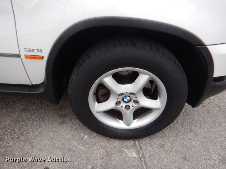 image for item IG9670 2001 BMW X5  SUV