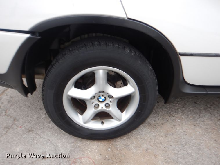 image for item IG9670 2001 BMW X5  SUV