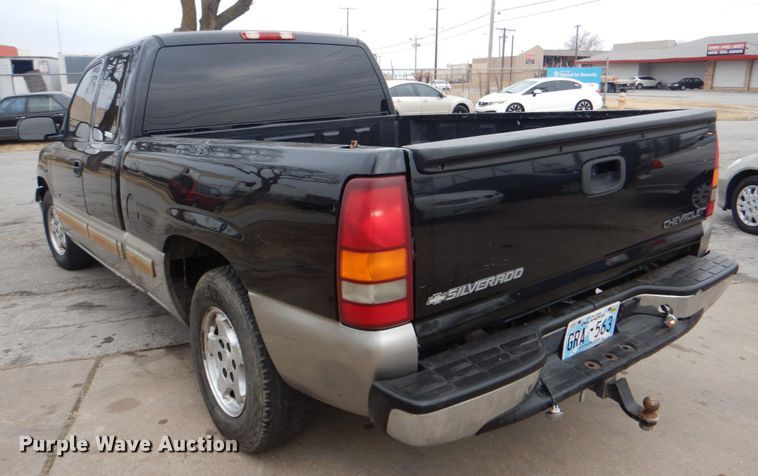 image for item IG9675 2002 Chevrolet Silverado 1500  Ext. Cab pickup truck