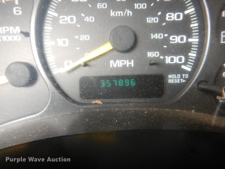 image for item IG9675 2002 Chevrolet Silverado 1500  Ext. Cab pickup truck