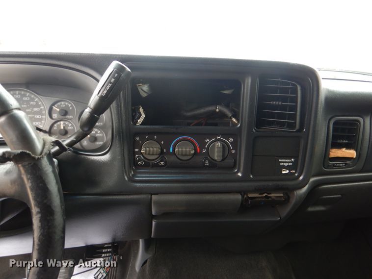 image for item IG9675 2002 Chevrolet Silverado 1500  Ext. Cab pickup truck