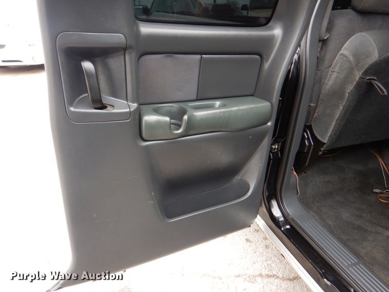 image for item IG9675 2002 Chevrolet Silverado 1500  Ext. Cab pickup truck