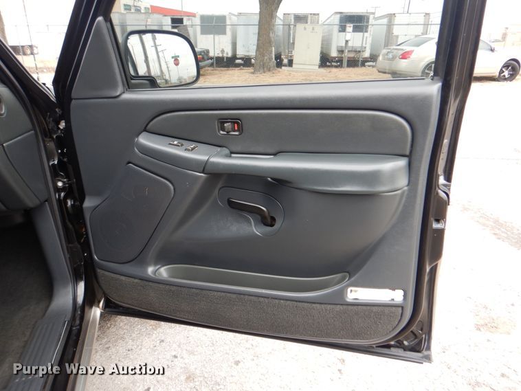 image for item IG9675 2002 Chevrolet Silverado 1500  Ext. Cab pickup truck