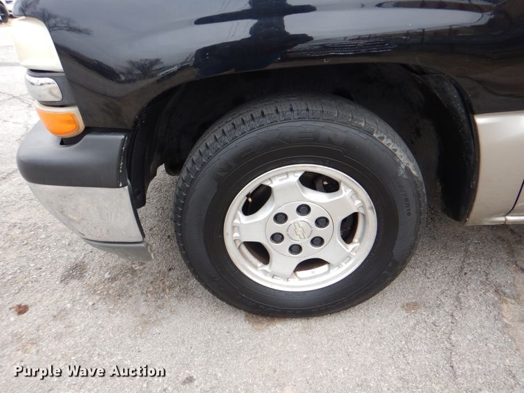 image for item IG9675 2002 Chevrolet Silverado 1500  Ext. Cab pickup truck