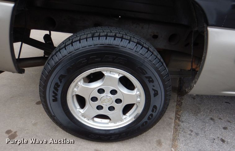 image for item IG9675 2002 Chevrolet Silverado 1500  Ext. Cab pickup truck