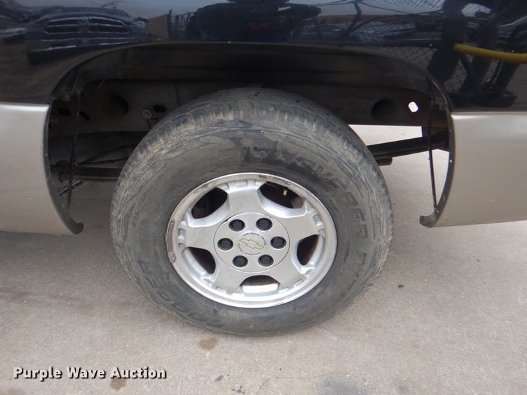 image for item IG9675 2002 Chevrolet Silverado 1500  Ext. Cab pickup truck