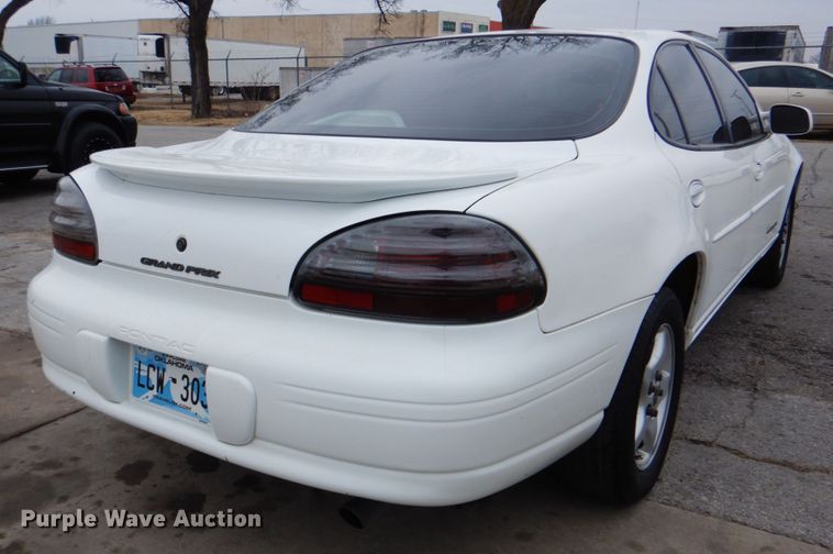 image for item IG9678 2000 Pontiac Grand Prix