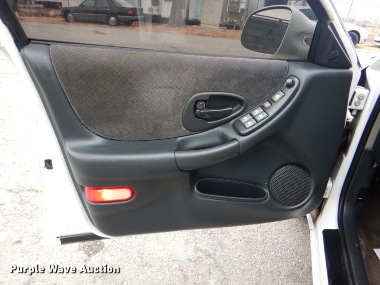 image for item IG9678 2000 Pontiac Grand Prix