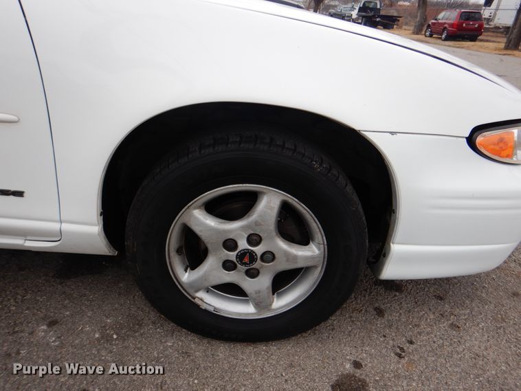 image for item IG9678 2000 Pontiac Grand Prix
