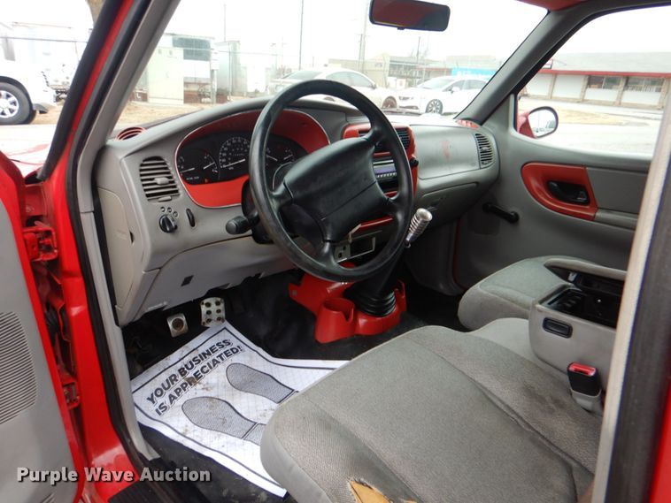 image for item IG9687 2000 Ford Ranger  pickup truck